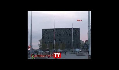 Taksim Meydanı'nda bayraklar Mısır için yarıya indi