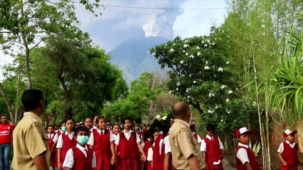 Alerte maximale à Bali après le réveil du volcan Agung
