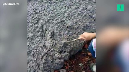 Après les nuages de poussière, la lave froide du volcan Agung menace Bali