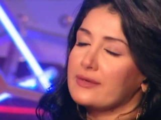 لأول مرة بكاء الفنانة غادة عبد الرازق فى برنامج و يقلب بضحك هستيرى على الهواء !!!