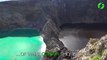 3 lacs indonésiens qui changent de couleurs en fonction de réactions chimiques