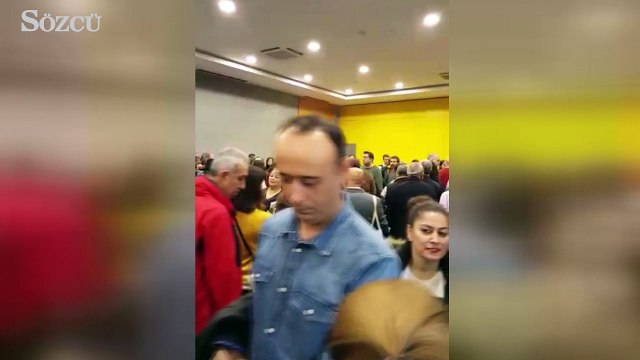 Yılmaz Özdil'in Antalya'daki imza gününde izdiham!