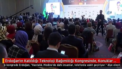 Erdoğan'ın Katıldığı Teknoloji Bağımlılığı Kongresinde, Konuklar Cep Telefonlarıyla İlgilendi