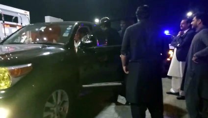 Imran Khan Without Protocol At Petrol Station