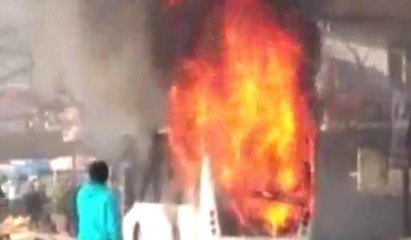 Özel halk otobüsü alev alev yandı