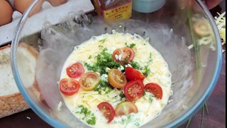 How to cook a Cheesy Breakfast Boat