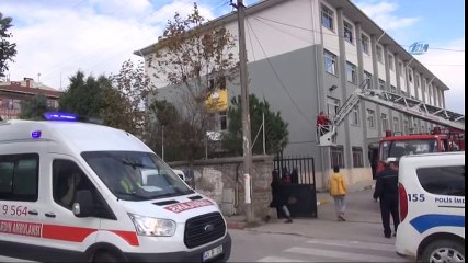 İntihar Etmek İsteyen Liseli Genç Kızı Öğretmeni Ve İtfaiye Kurtardı