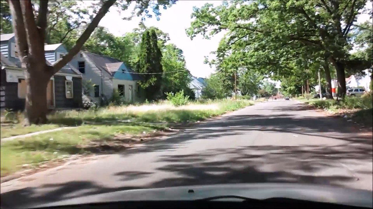 FLINT' WORST SLUMS VS DETROIT WORST SLUMS