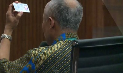 Ahli Meneliti Bahan Baku Plastik E-KTP