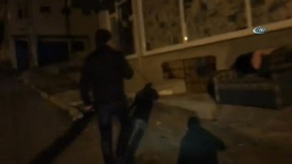 İstanbul'da Zincirlenerek Alıkonulan 57 Pakistanlı Mülteci Kurtarıldı