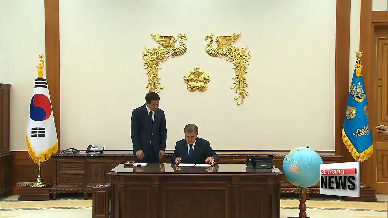President Moon Jae-in's approval rating rises for the fourth consecutive week