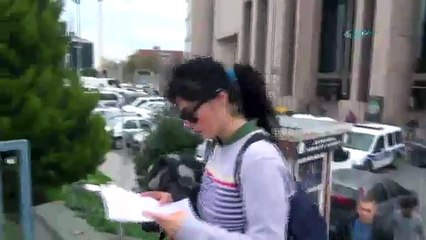 Ünlü Şarkıcıdan Nur Yerlitaş Hakkında Suç Duyurusu