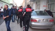 Adana'da Yolda Yürüyen İki Kişiye Otomobilden Ateş Açıldı 1 Ölü, 1 Yaralı
