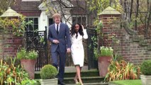 Le prince Harry et Meghan Markle posent pour les photographes