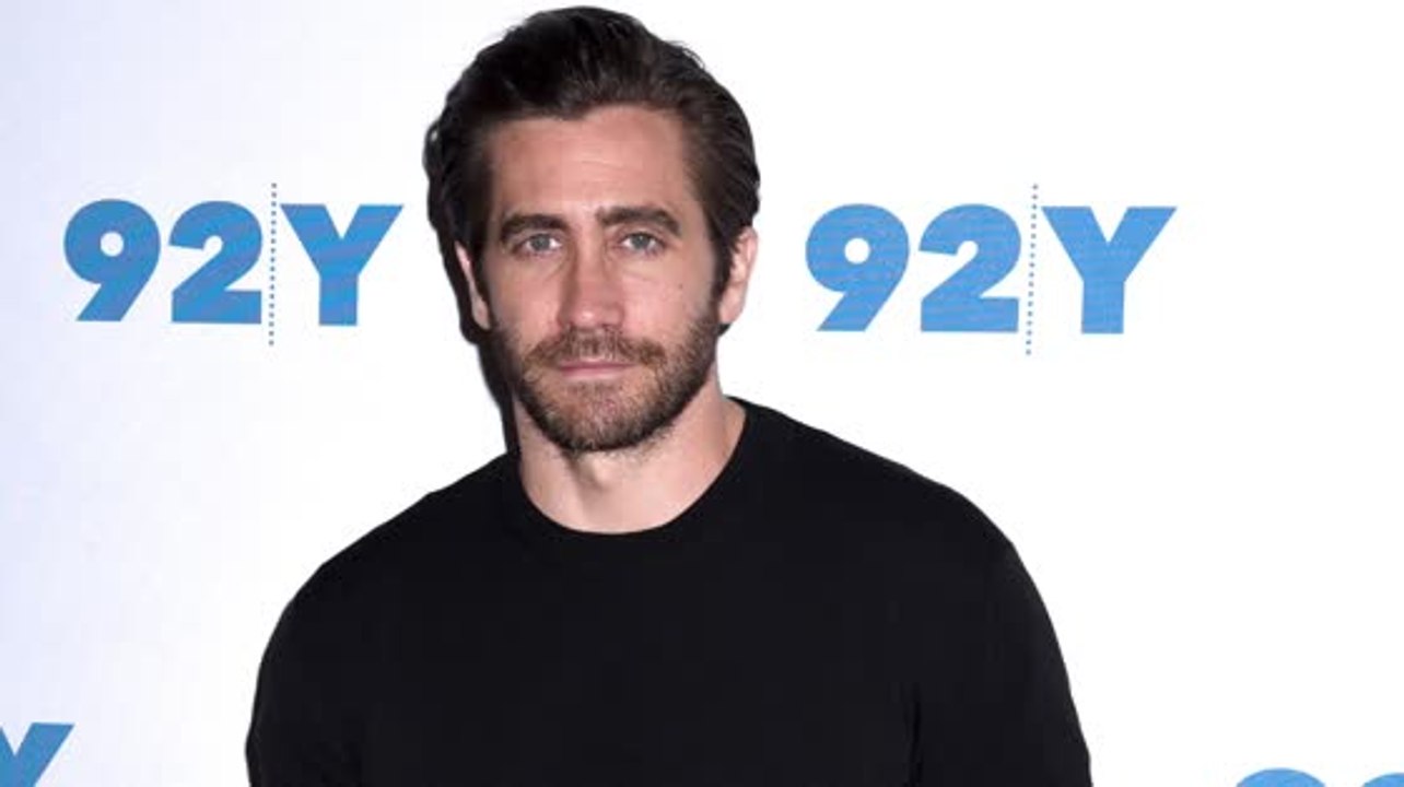 Inside Jake Gyllenhaal's New Role as an Art Critic video Dailymotion
