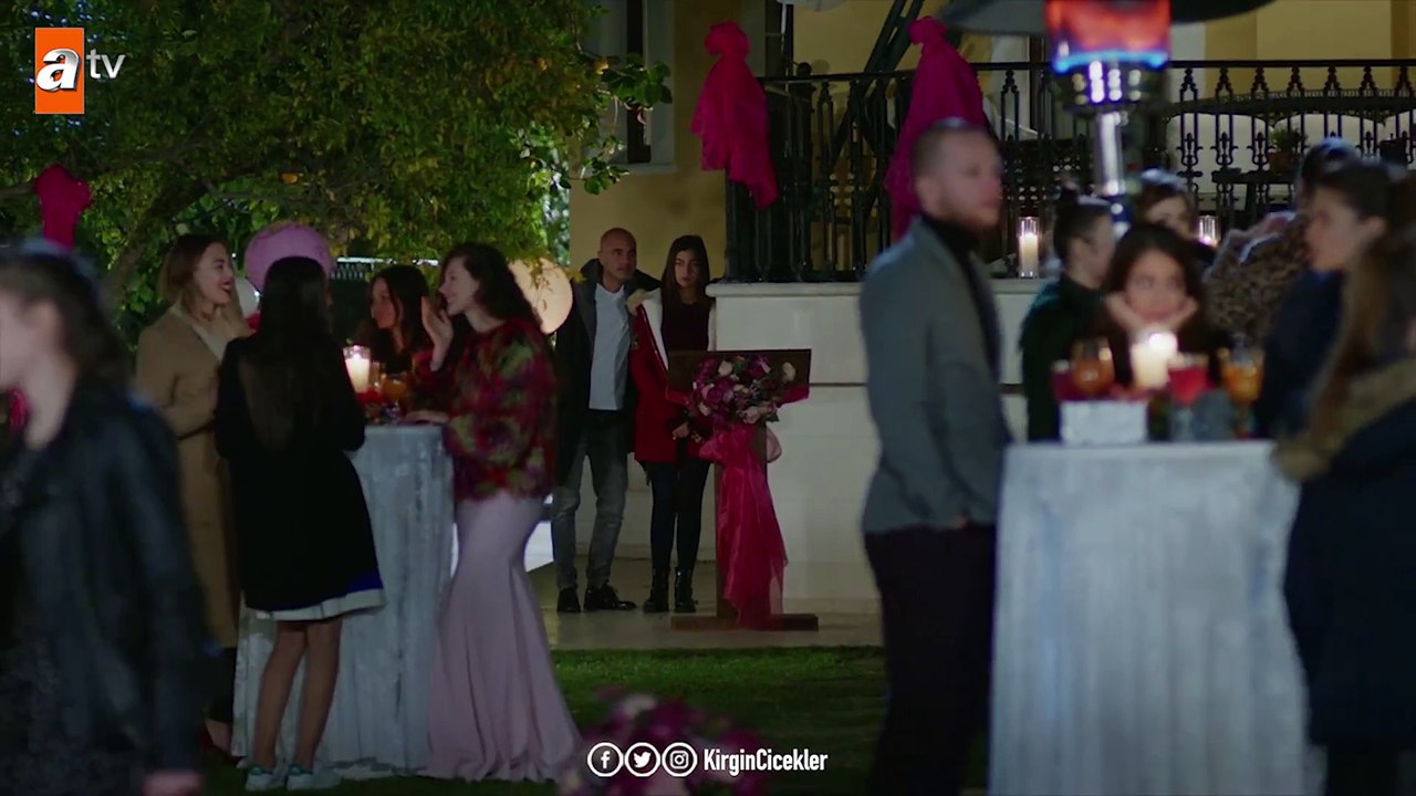 Partinin davetsiz misafiri Meral! - Yaz Yaz Yaz - Kırgın Çiçekler 99.Bölüm (Klip)