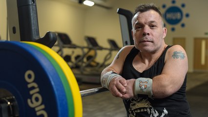 Man With Dwarfism Changes His Life By Becoming An Award Winning Powerlifter