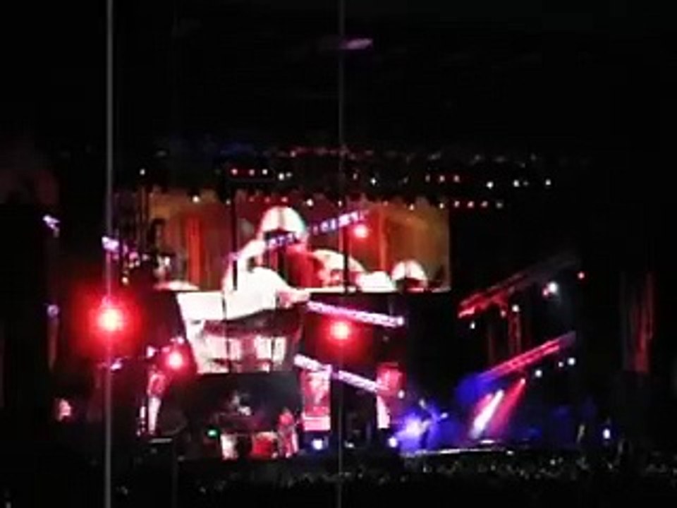 Muse - Supermassive Black Hole, Stade Louis II, Monaco  7/12/2007