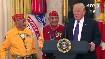 Trump hace "chiste" sobre Pocahontas al honrar a nativos de EEUU