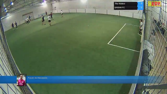 Faute de Alexandre - The Wailers Vs ENSMA FC - 27/11/17 21:00 - LIGUE 1 - Poitiers Game Parc