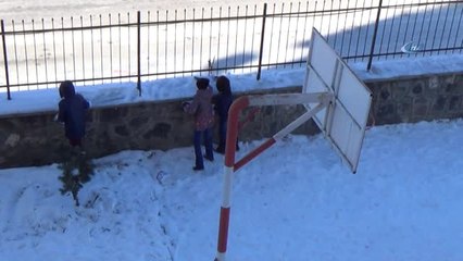 Doğu'da Soğuk Hava... Her Yer Buz Tuttu