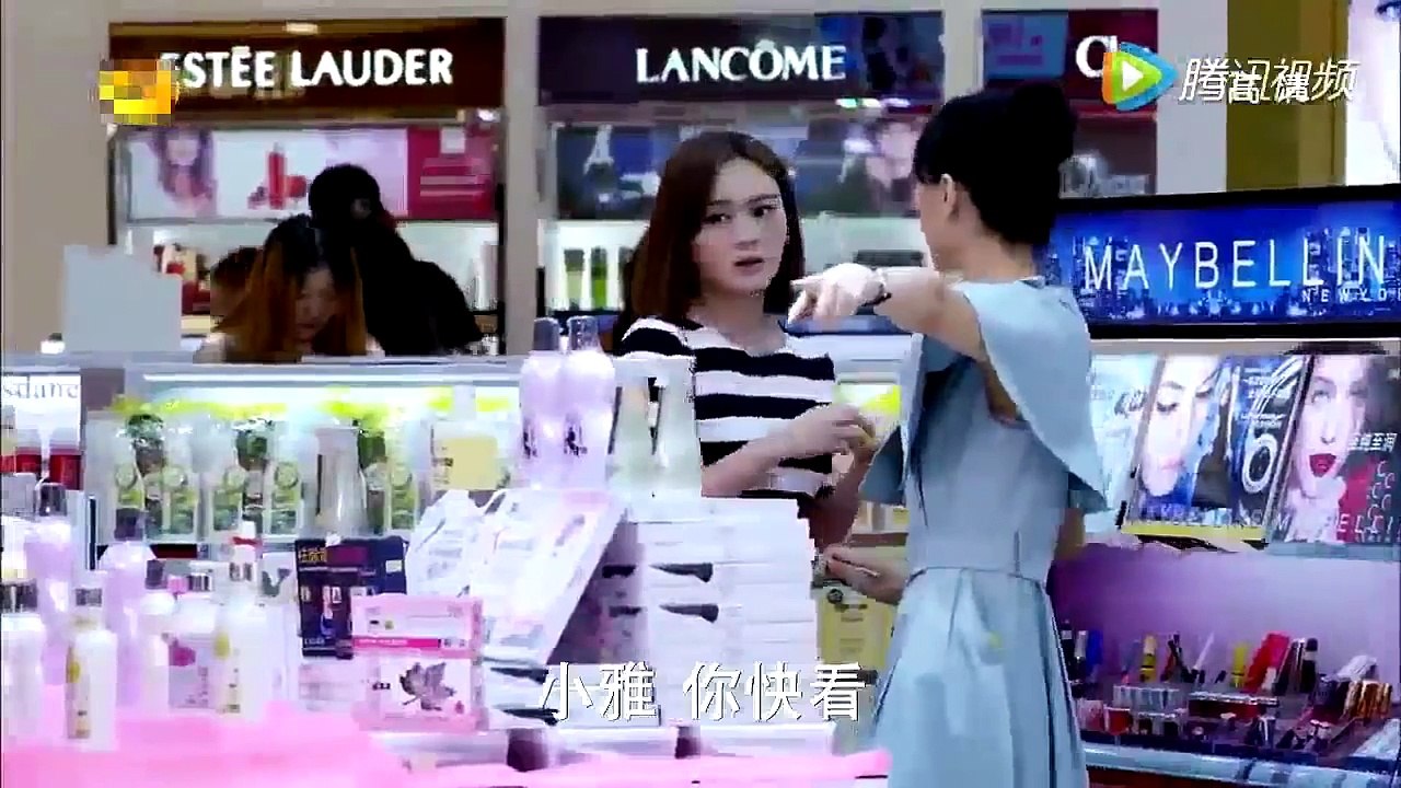 女友咋这么闹分手，穷小子就找漂亮闺蜜帮忙，果然炫富有效！