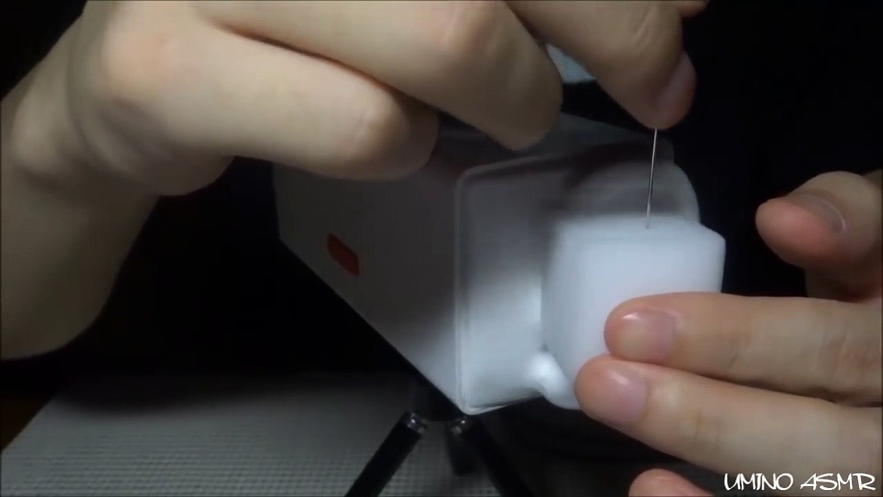 ASMR | メラミンスポンジに針を刺す | Magic Eraser Trigger | SR3D