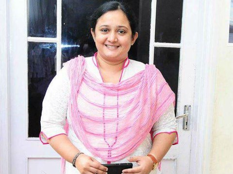 സീരിയല്‍ നടി സംഗീത മോഹന്‍ വിവാഹം കഴിക്കാത്തതിന് കാരണം | filmibeat Malayalam