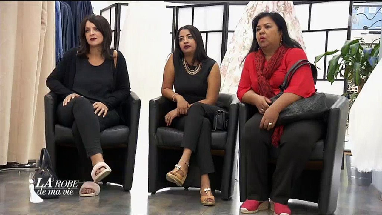 Les amies d'une future mariée très violentes envers elle, "C'est un sac poubelle !" - Regardez