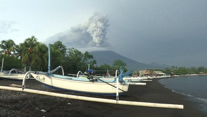 Bali sous les fumées du volcan Agung