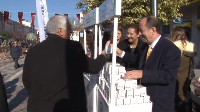 Edirne Belediyesi, 10 Bin Kutu Kandil Simidi Dağıttı