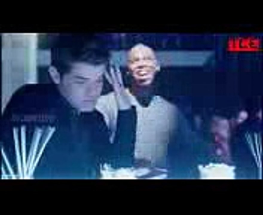 Supergirl Hilarious Bloopers & Gag Reel - Melissa Benoist - 2017