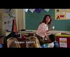 Sheldon's classmates are laughing at him -Young Sheldon S01EP4