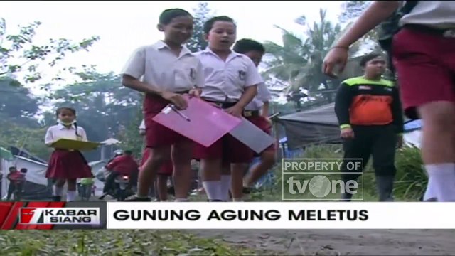 Anak-Anak di Pengungsian Gunung Agung Tetap Semangat Sekolah