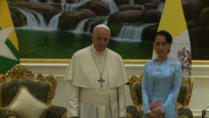 Tải video: Birmanie: le pape François rencontre Aung San Suu Kyi