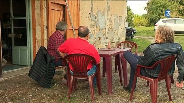 MUSICA – LOS CAPS NEGUES - Extrait Viure al pais