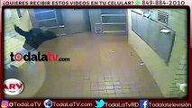 Adolecentes golpean salvajemente a hombre por $10 Mil dólares-Al Rojo Vivo-Video