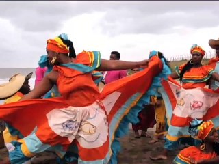 La tradicion de la yumbada va pasando de generación en generación