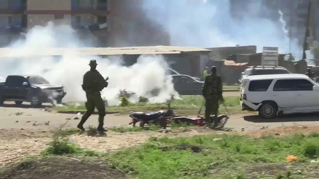 Kenya : Kenyatta à peine investi, Odinga assure qu'il le sera aussi