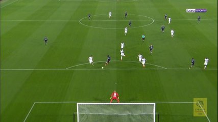 Télécharger la video: Ligue 1 - Mendy scores a stunner as Bordeaux leads 1-0 against Saint-Etienne