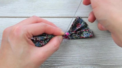 Dos nu à petits noeuds