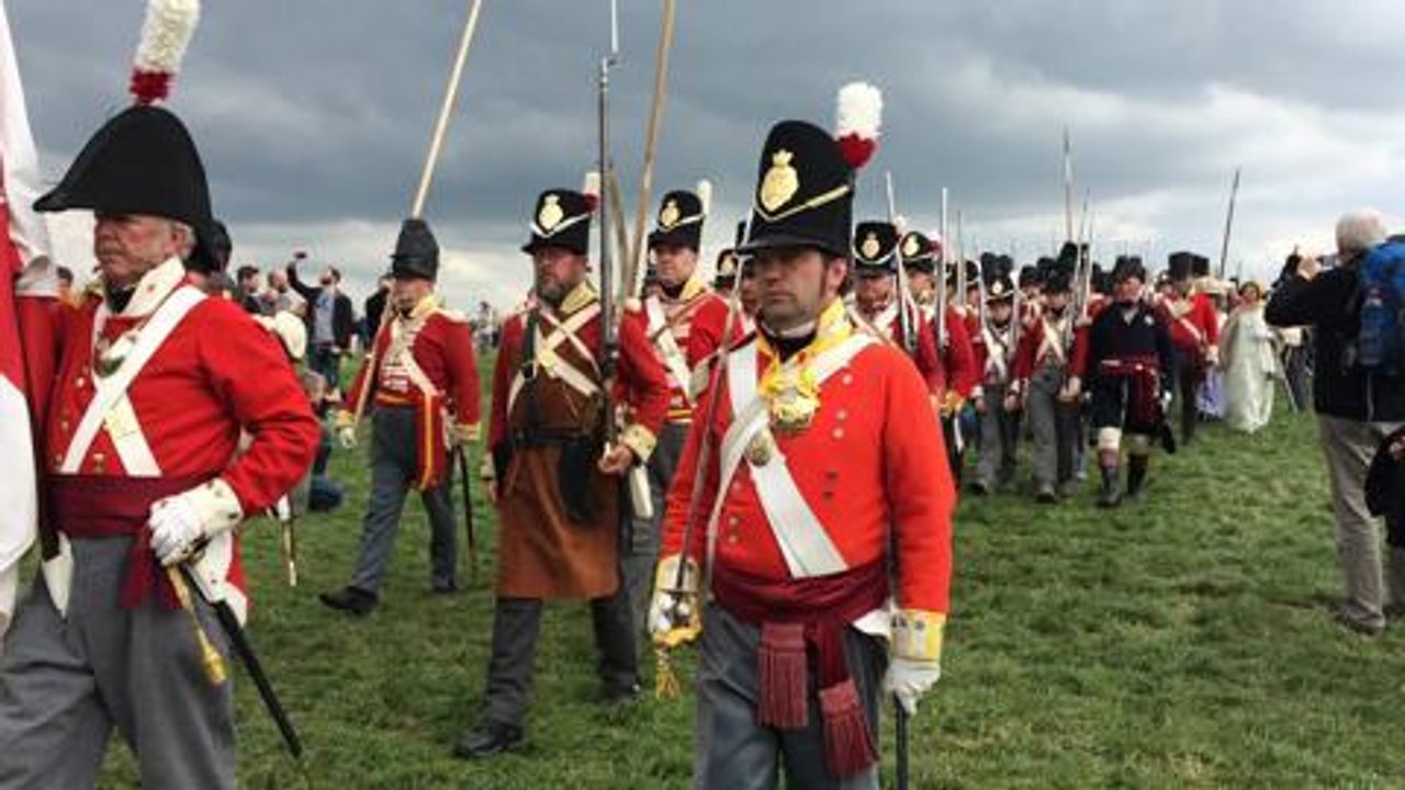 Du côté des alliés, les Anglais comme à la parade en arrivant sur le champ de bataille