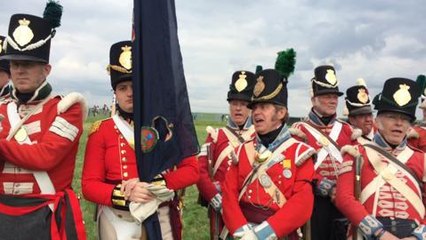 Nos meilleurs ennemis de 1815 essaient de se réchauffer en chanson