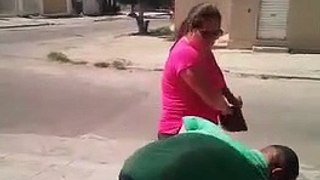 WOMAN ROBBED ON THE STREET IN BRAZIL & NO ONE HELPS