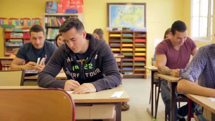 EAT SLEEP TRAIN PETITES (CLIP MUSIQUE)-HC2SsWHAFsw