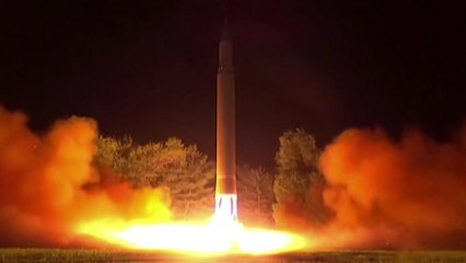 北 "신형 화성 15형 발사성공...핵무력 완성 실현" / YTN