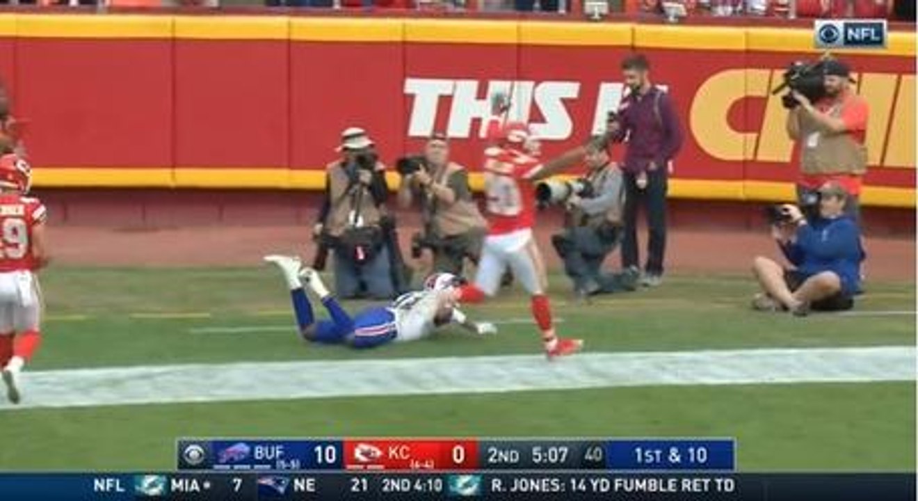 Matrix Glitches, Bills' Player Levitates Back To His Feet
