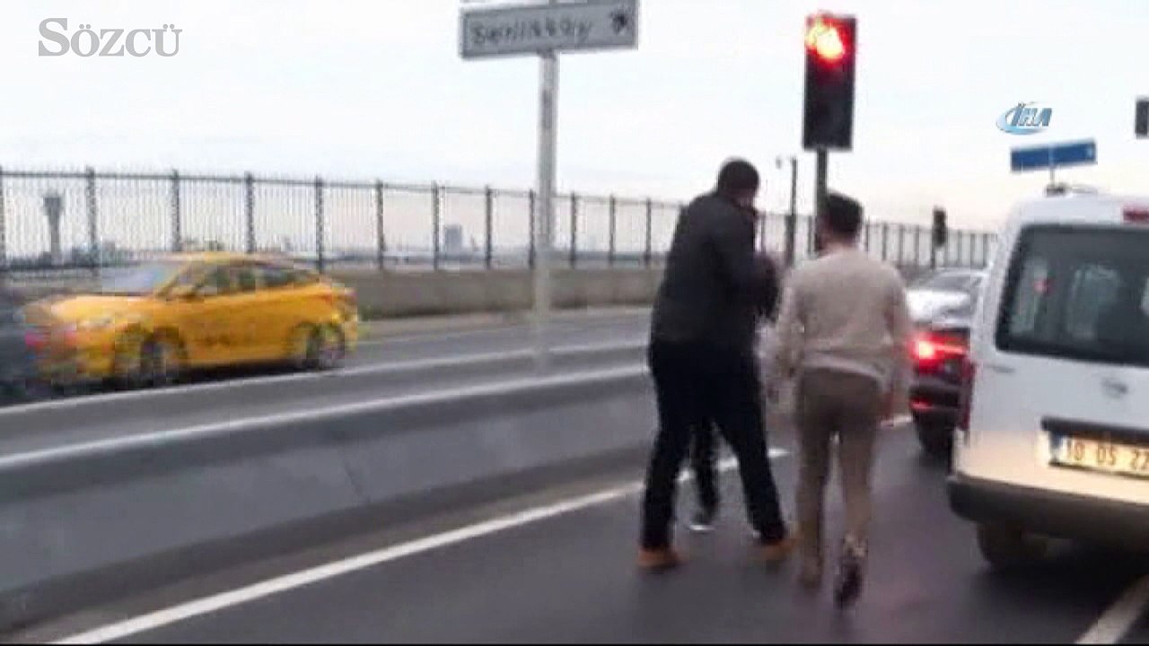 Makas atan sürücüye bıçak çekti, yumruk ve tekmeler havada uçuştu