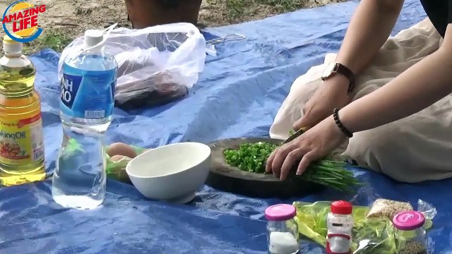 How to Grill Oysters - Amazing Video Grilling Live Oyster Clams Scallops Cooking Sea Shells