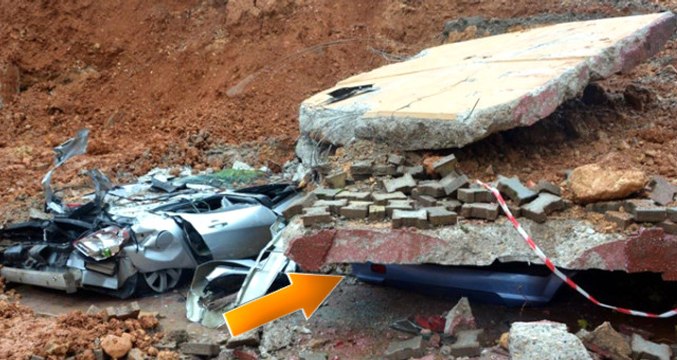 Aşırı Yağışa Dayanamayan İstinat Duvarı Çöktü, 10 Araç Hurdaya Döndü